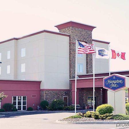 Hampton Inn Watertown Exteriör bild