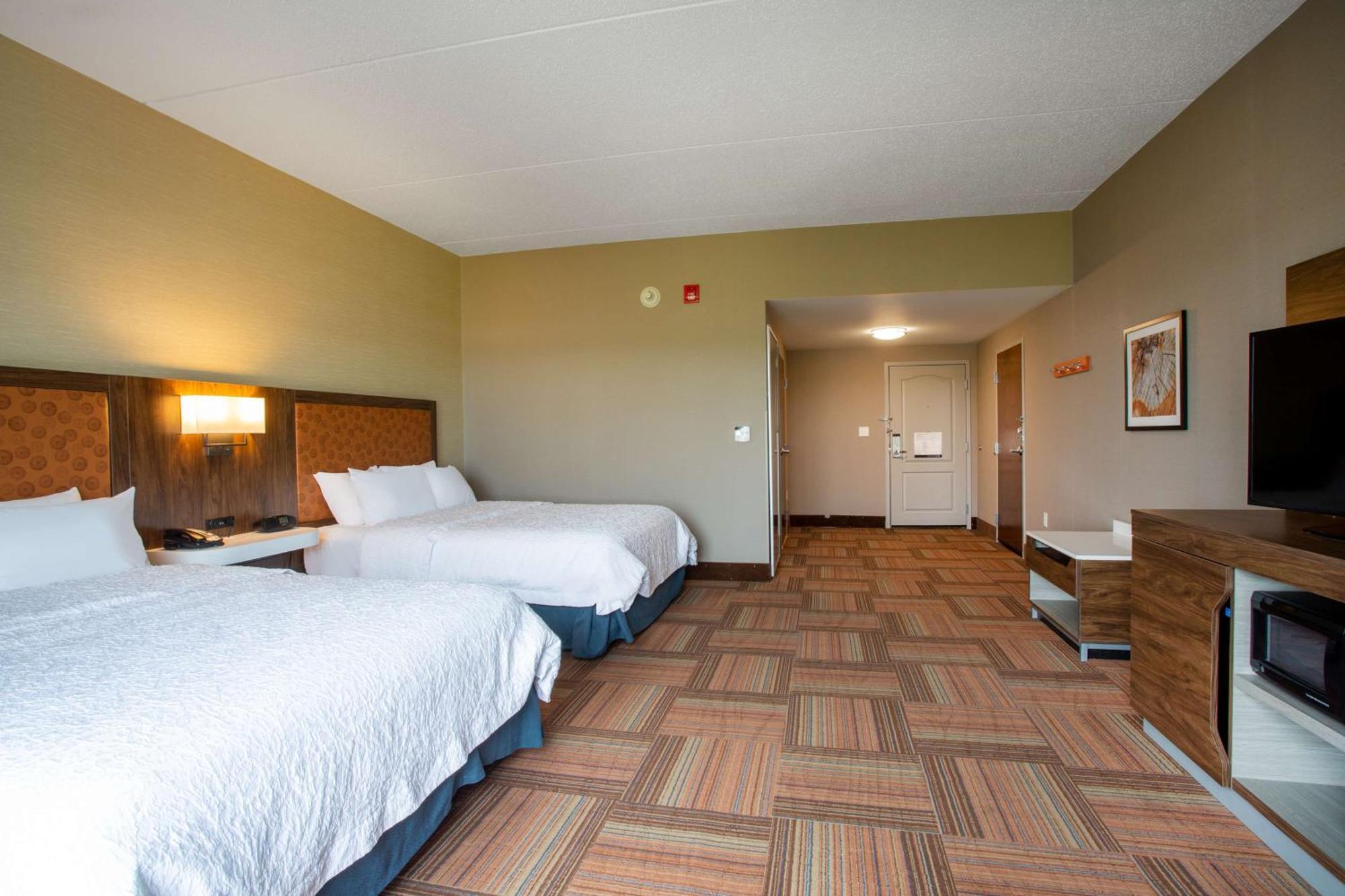 Hampton Inn Watertown Exteriör bild