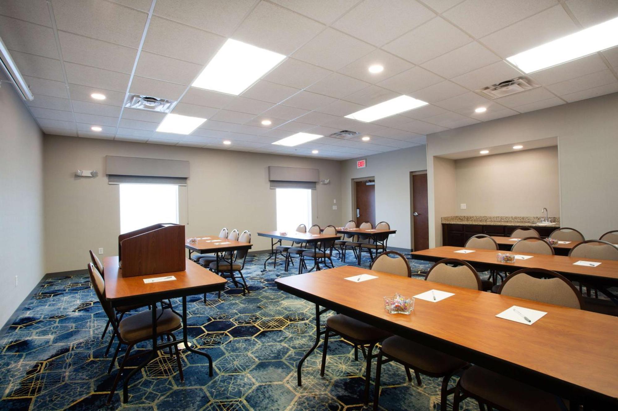 Hampton Inn Watertown Exteriör bild