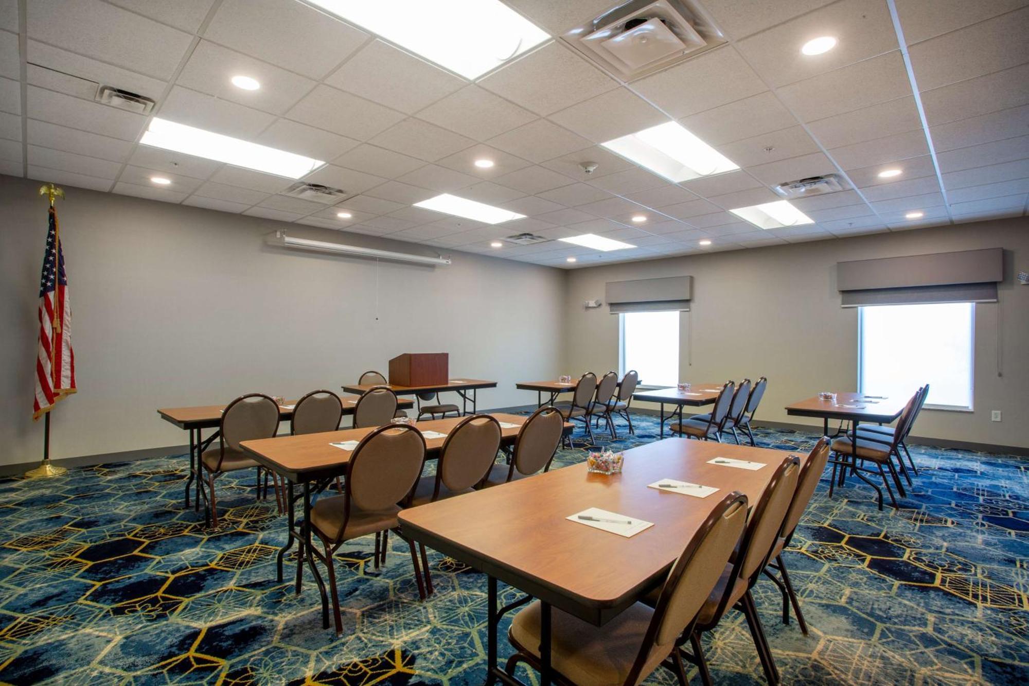 Hampton Inn Watertown Exteriör bild