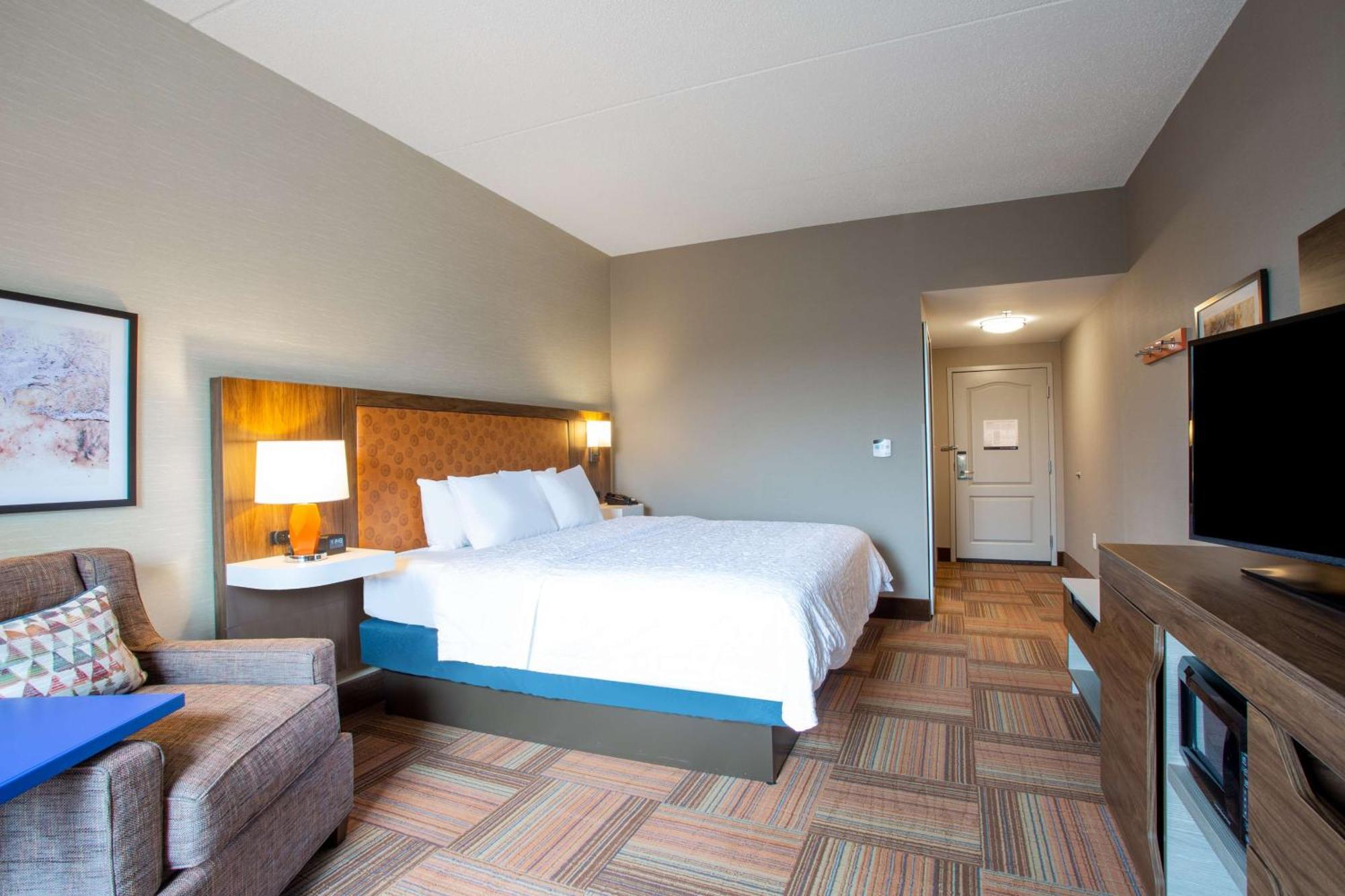 Hampton Inn Watertown Exteriör bild