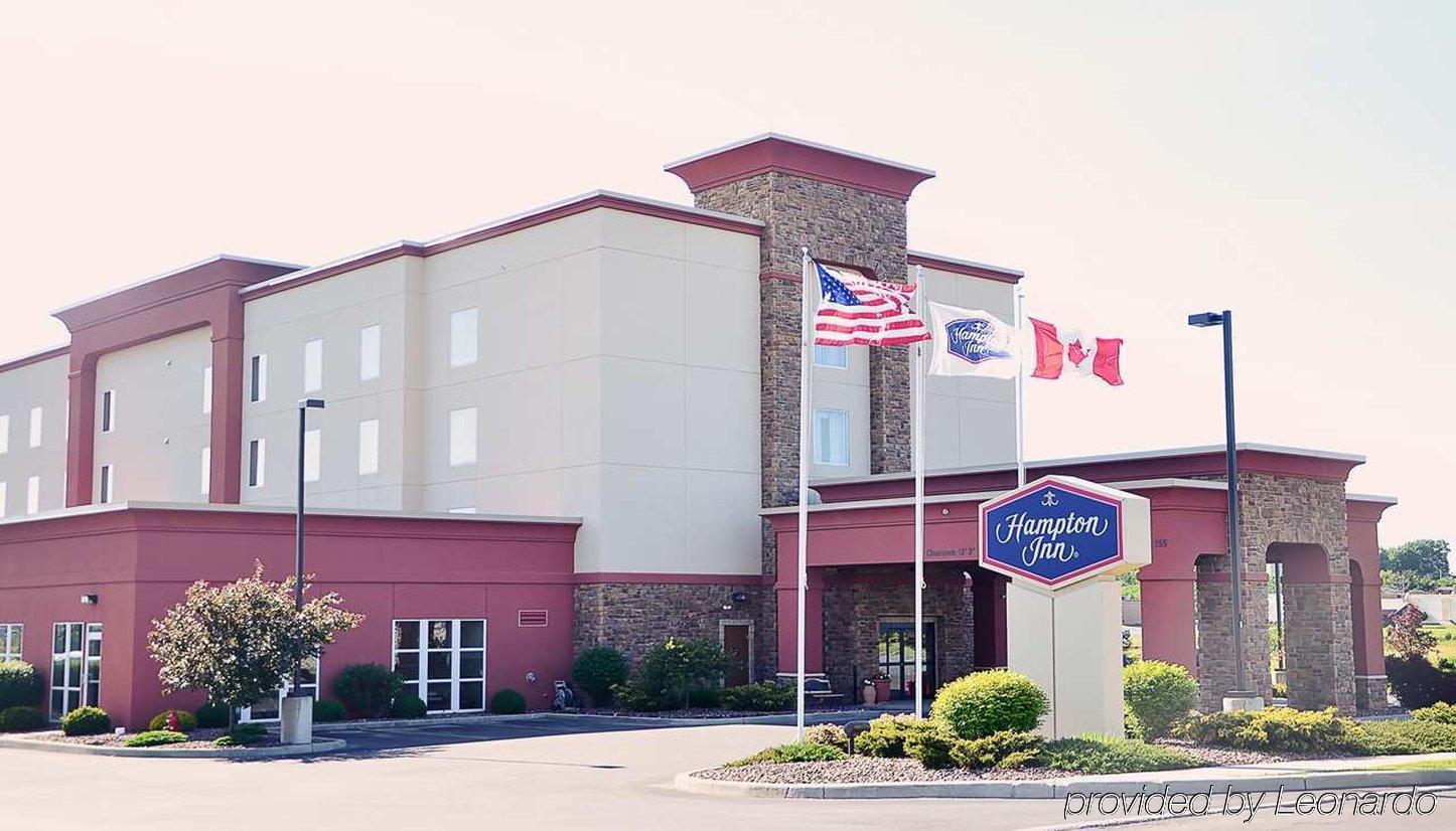 Hampton Inn Watertown Exteriör bild