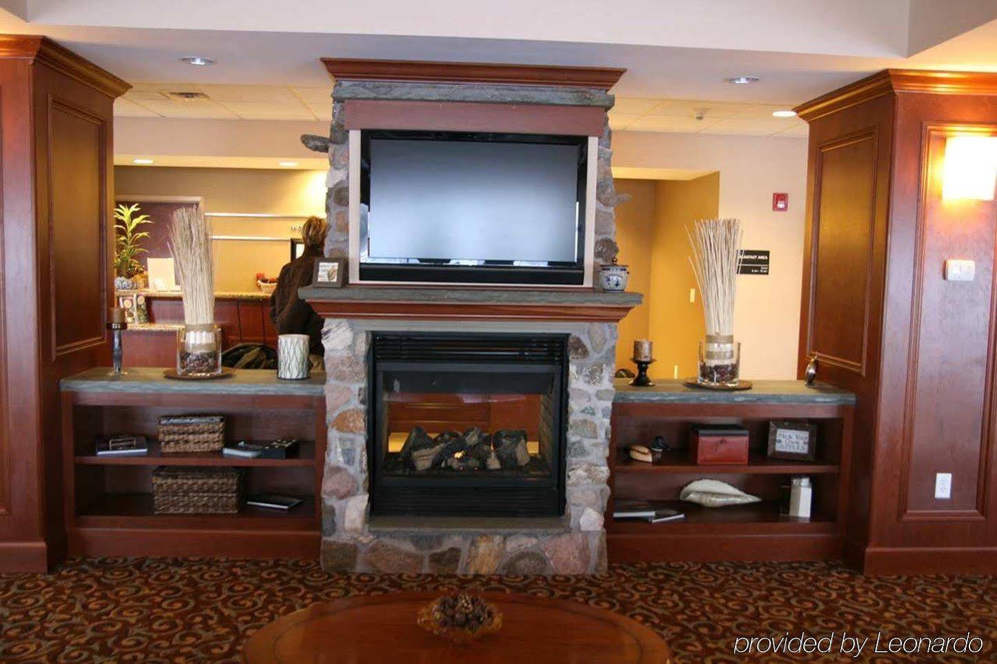 Hampton Inn Watertown Exteriör bild